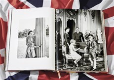 Her Majesty. Vivienne Westwood Edition No. 1–500 - Limited Edition 
