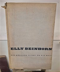  Ein Mädchen fliegt um die Welt - Signed by F.C. Chichester 